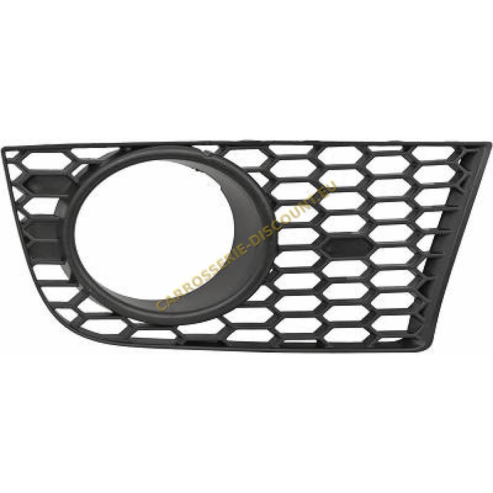 Enjoliveur, projecteur antibrouillard droite — BMW Série 1 (E81/82/87/E88) (2004-2011)